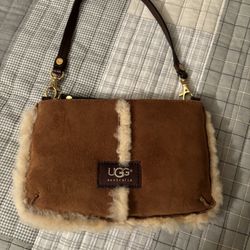 Ugg Clutch 