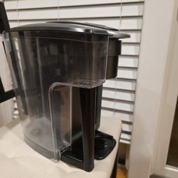 Keurig K1500 Coffee Maker – Excellent Condition
