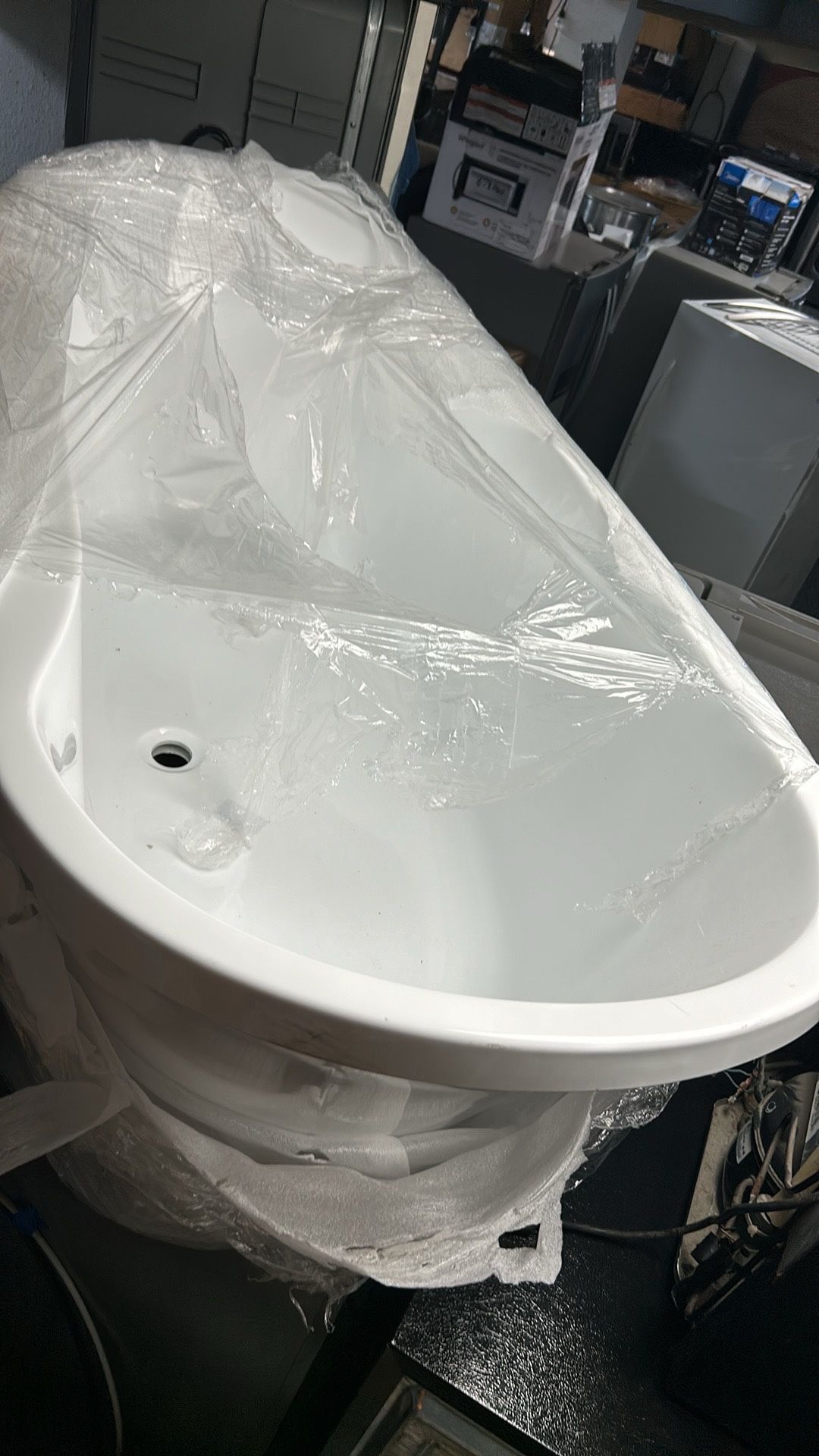 Mainstream 58” Tub New Stand Alone Soaking Tub