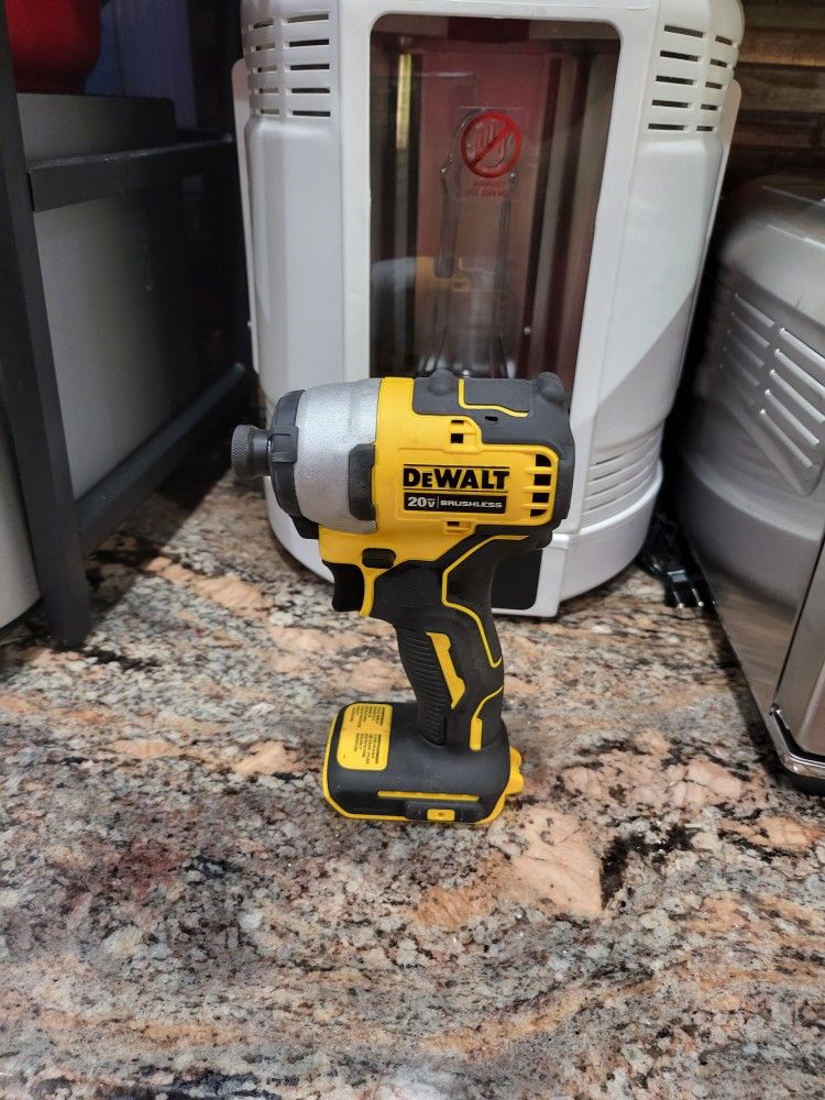 Dcf 809 Impact Screwgun