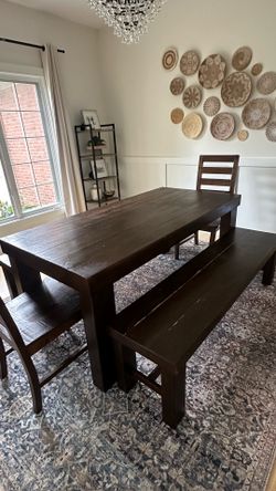 Dinning table set (5 pieces)