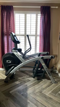 Cybex 525AT Arc Trainer