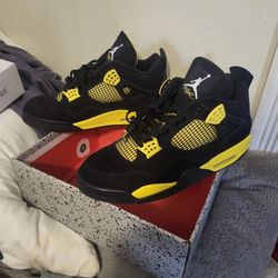 Jordan Air Retro Jordan's, "Thunder" (2023)