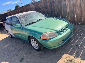 1999 Honda Civic Shell lots of good parts
