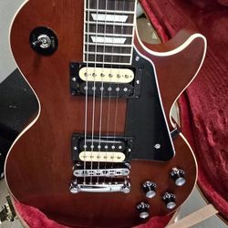 Gibson Les Paul Electric/ Supro Delta King 12 Amplifier Combo