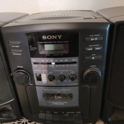 SONY Boombox, With Speakers, REDUCED $35