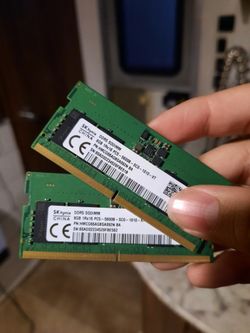 SK Hynix 8GB RAM DDR5 SODIMM Sticks (x2)