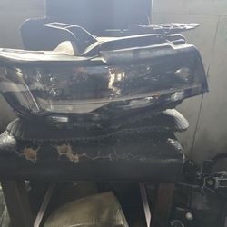 2021 2023 Cadillac Escalade Passenger Oem Headlight 