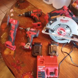 Milwaukee Saw,Drills,Multitool 2 Batteries Charger