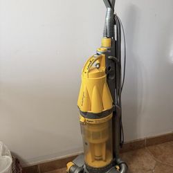 Working Dyson Cyclone DC07 All Floors Upright Bagless Vacuum Cleaner Yellow