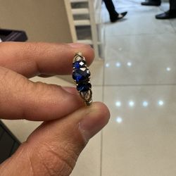 Sapphire Diamond ring 