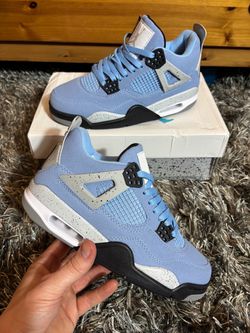 UNC AJ4 Size 8