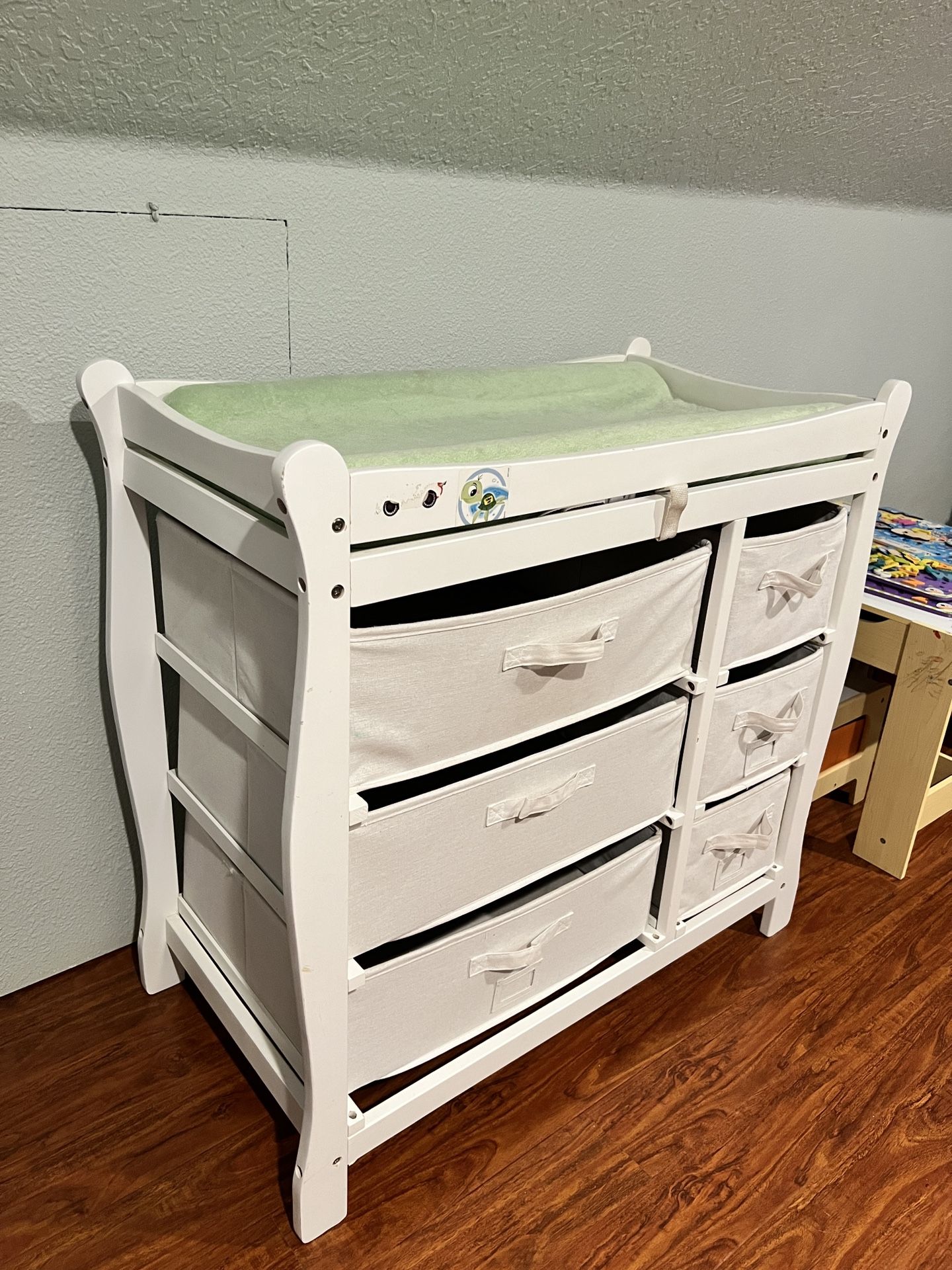 Changing Table With Drawers And Pad