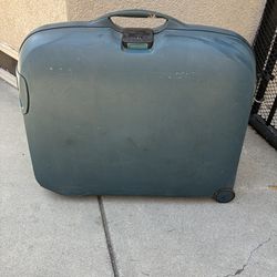 Hard case Samsonite suitcase