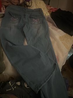 Pants with bows