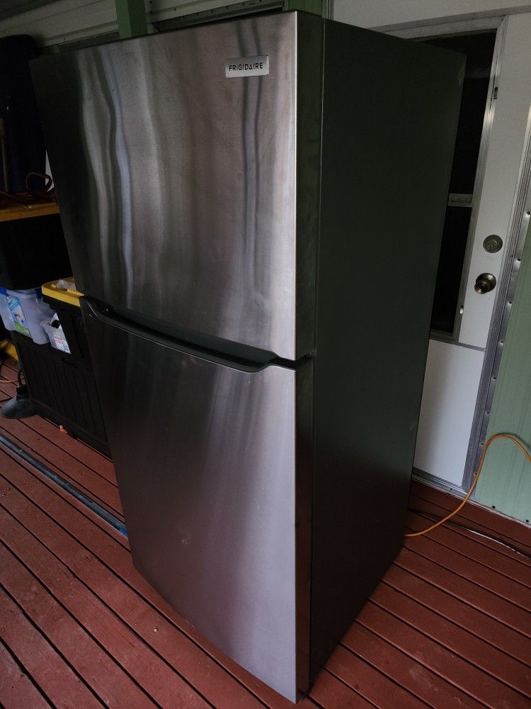 Free Fridgidaire Fridge/freezer