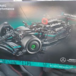 Mercedes AMG Formula One Lego Set