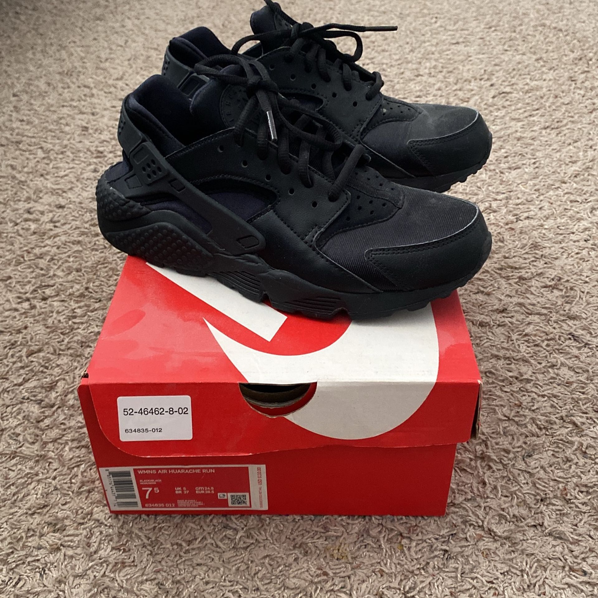 Nike Air Huarache Size 7.5 women