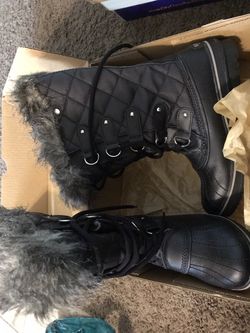 Snow boots