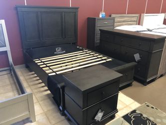 Queen display bedroom set