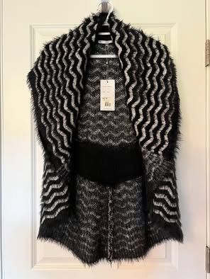 Sioni Draped Open Sweater Vest Black and White Zigzag NWT Size Medium