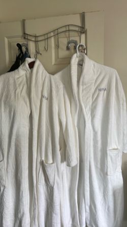Nira Robe