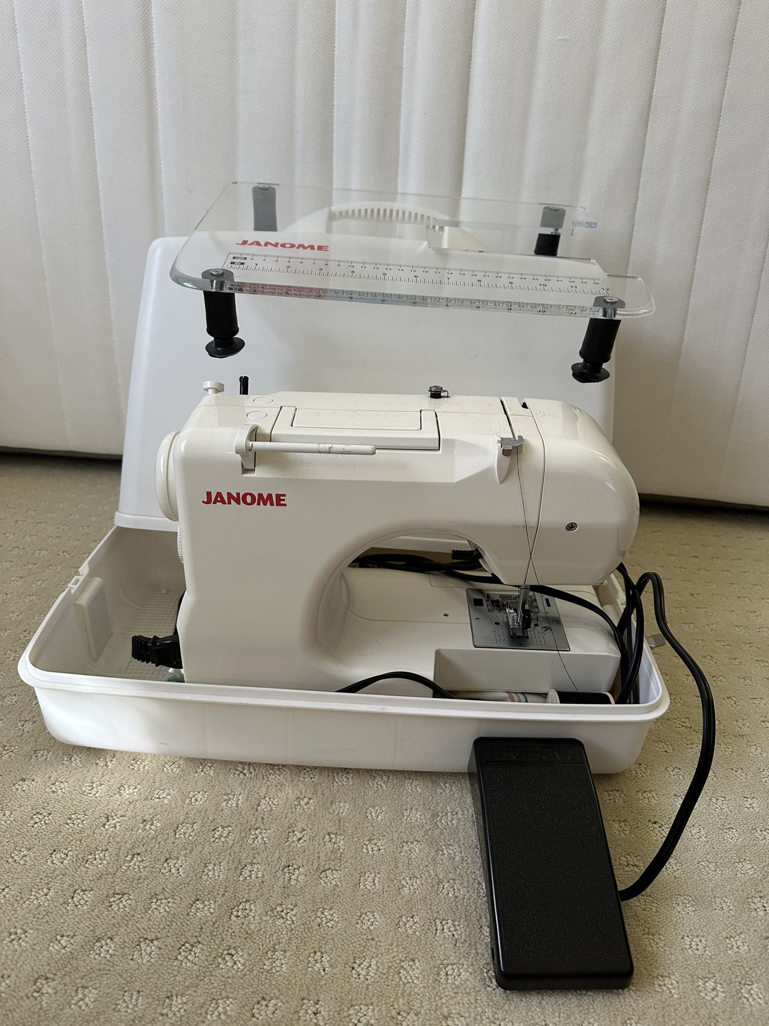 Janome Sewing Machine Model 661