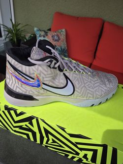 Lebron James NXXT GENISUS