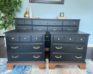 Beautiful Matte Black Dresser & Nightstands Set