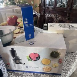 Royal Prestige Juice Extractor, 2- Piece Mixing Bowl Set and Paella Pan w Cover