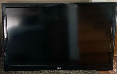 42” RCA TV with surround sound/Blueray disc player