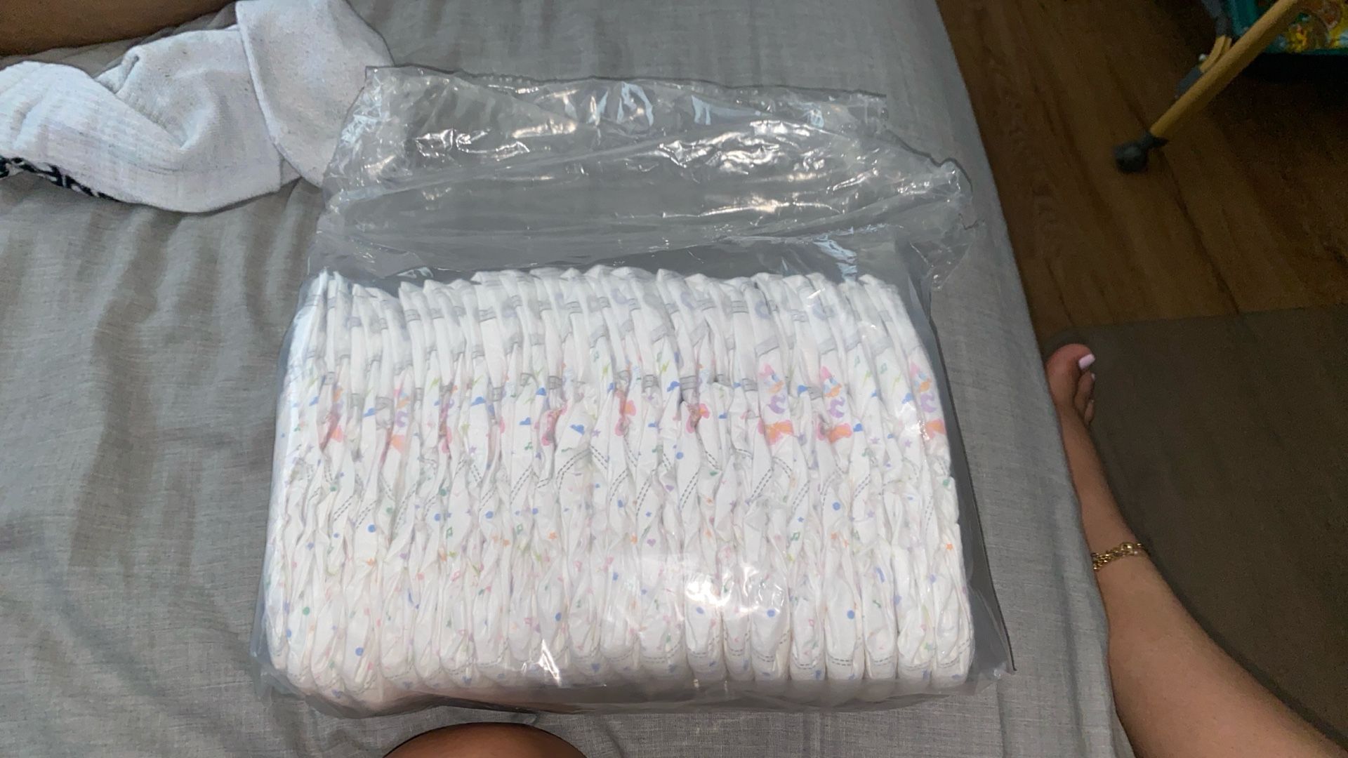 21 Huggies Diapers Size 2 