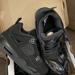 Black cat Jordan 4