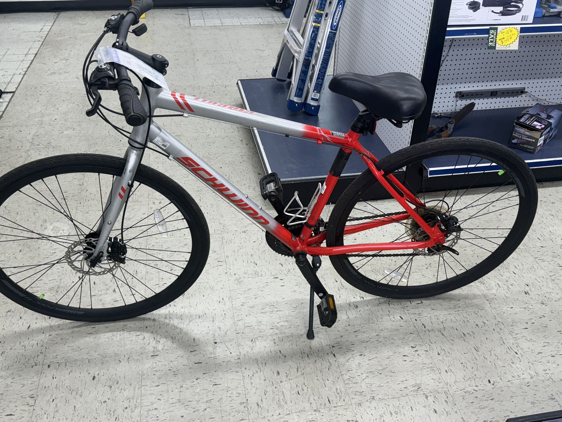Schwinn Circuit Hybrid Bike – 21 Speed Disc Brakes