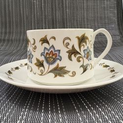 Elizabethan Floral Design Fine Bone China Teacup & Saucer Set