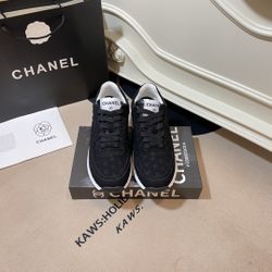 Brand new women's sneakers