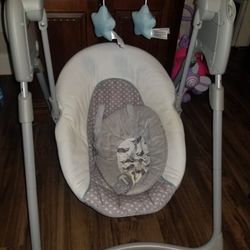 Graco Baby Swing