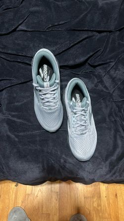 Man Tennis Shoes