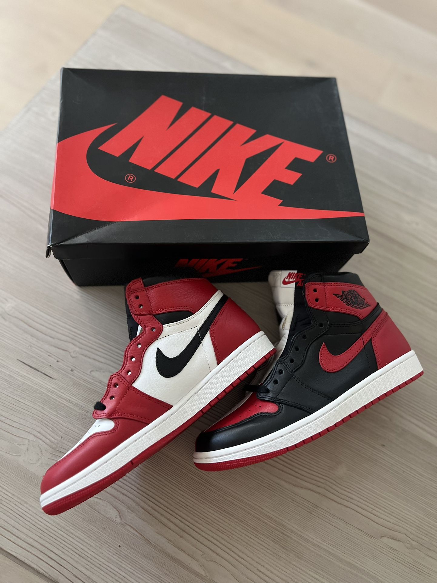 Air Jordan 1 Retro High OG Homage To Home Chicago Bred Banned Size 9 (Numbered Pair Out Of 2300)