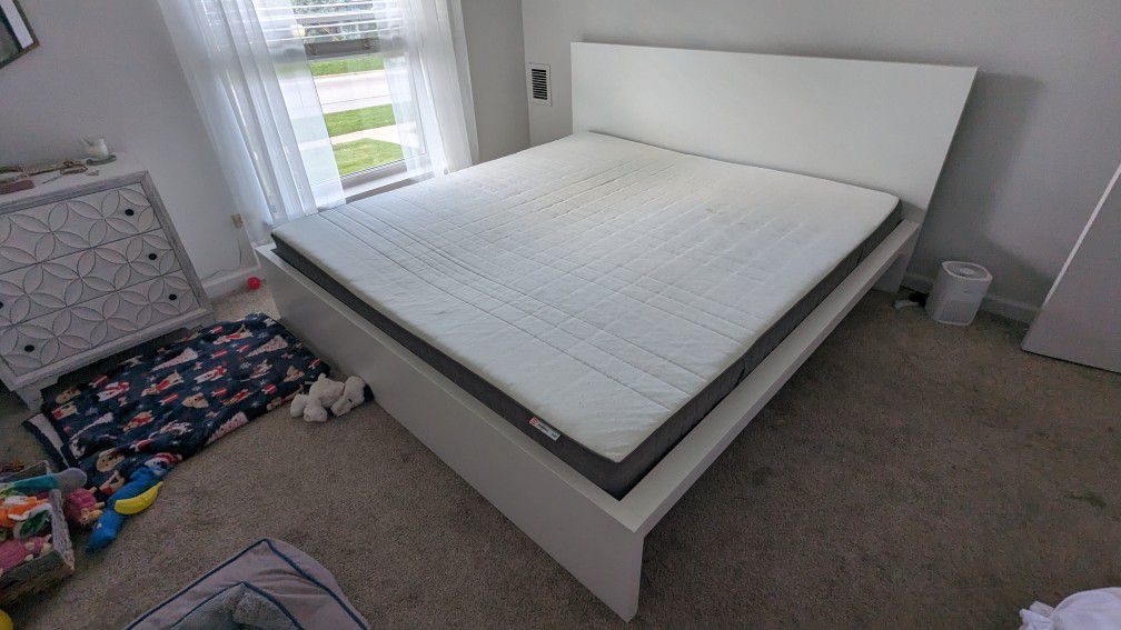 IKEA Bed Master King Size + Frame