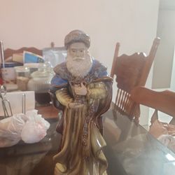 “Vintage Wise Elder Figurine – Hand-Painted Ceramic Scholar with Timeless Detail”