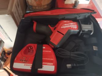 Milwaukee M12 Sawzall