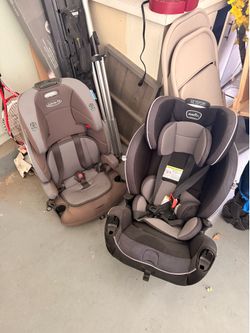 2 Car seats