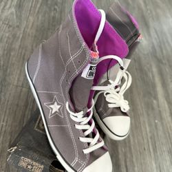 Converse sneakers one star new size 8 W