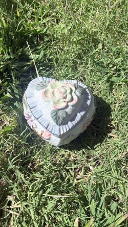 Ceramic Heart-Shaped Trinket Box