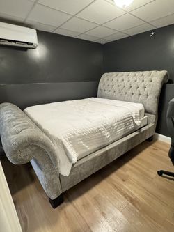 Queen Upholstered Sleigh Bed