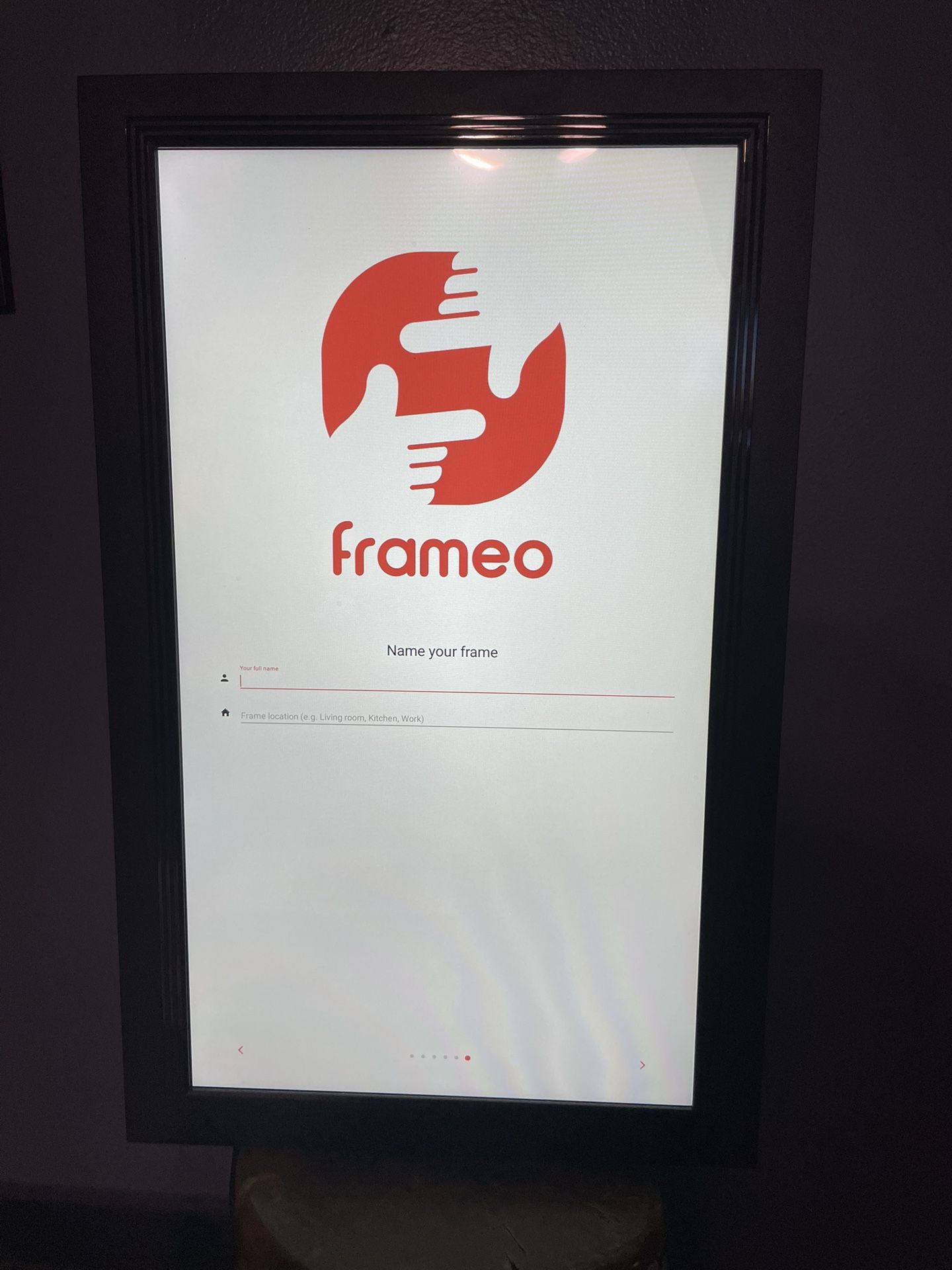 FRAMEO Digital Picture Frame- 15.6inch Digital Photo Frame with 1920 * 1080 IPS Touch Screen HD Disply,Built-in 32GB Storage