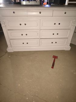 Dresser