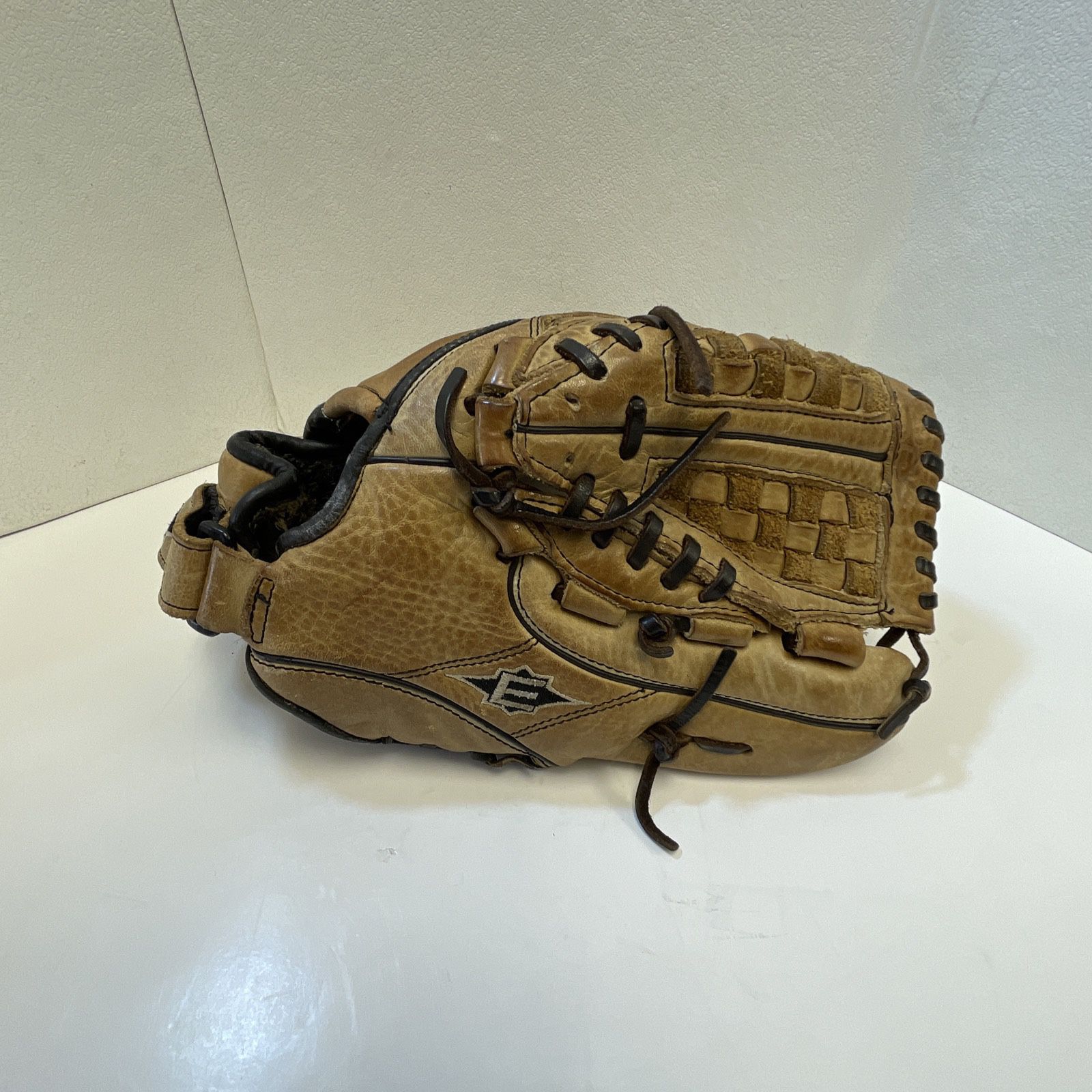 Easton Baseball Glove NE 13 Inch Natural Elite Brown Steer Hide Oil Tanned RHT