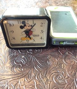 Walt Disney co. Loris quartz clock vintage Mickey Mouse